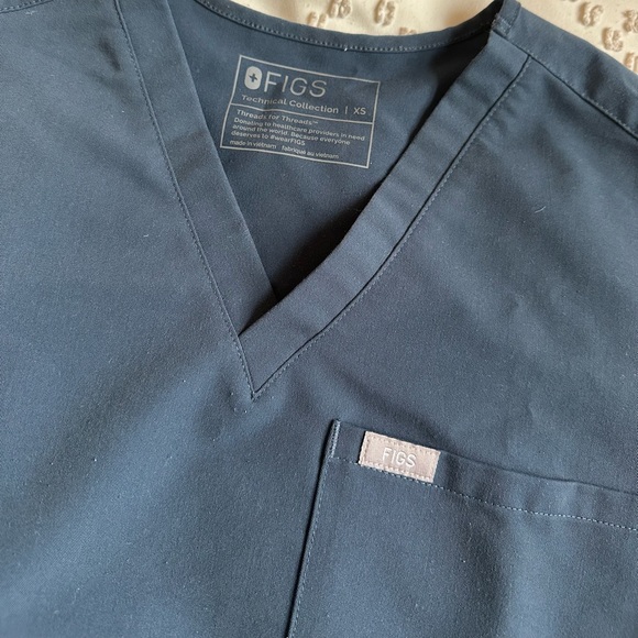 Catarina 1-Pocket Scrub Top Dark Harbor - Picture 3 of 3